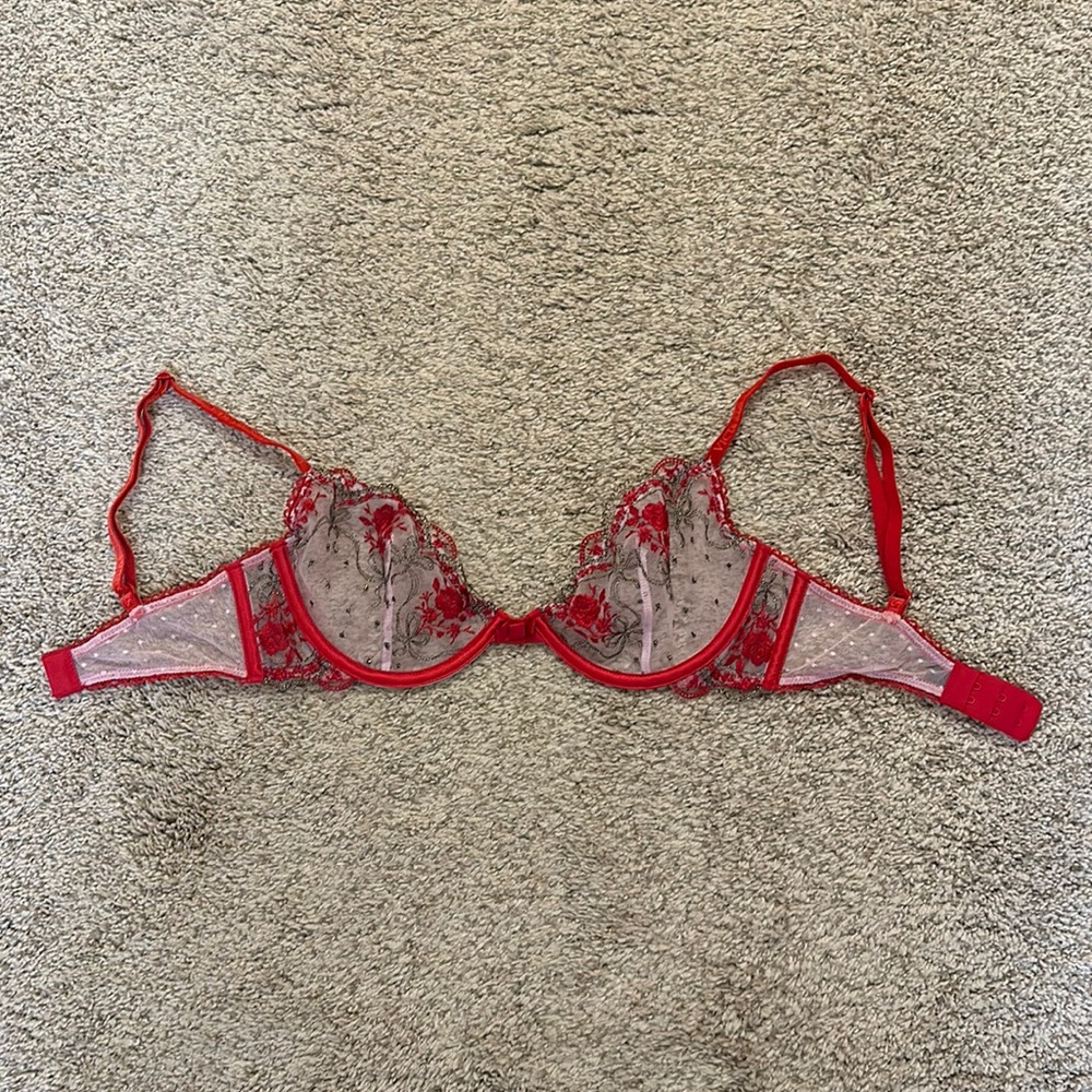 Victoria Secret Underwire Lace